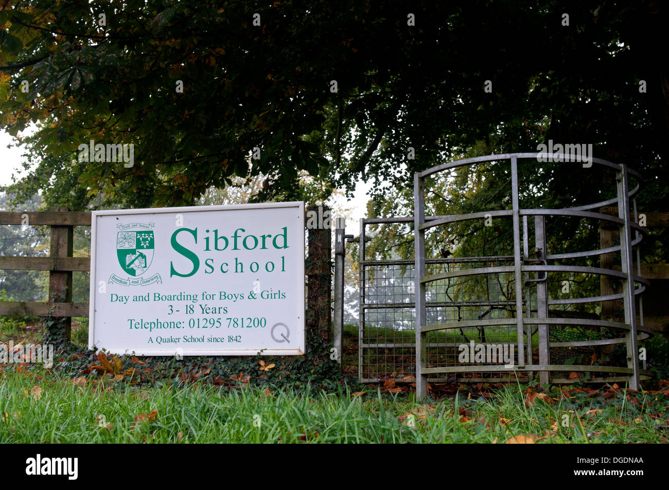 Sibford School sign and gate on the D`Arcy Dalton Way, Oxfordshire, UK Stock Photo